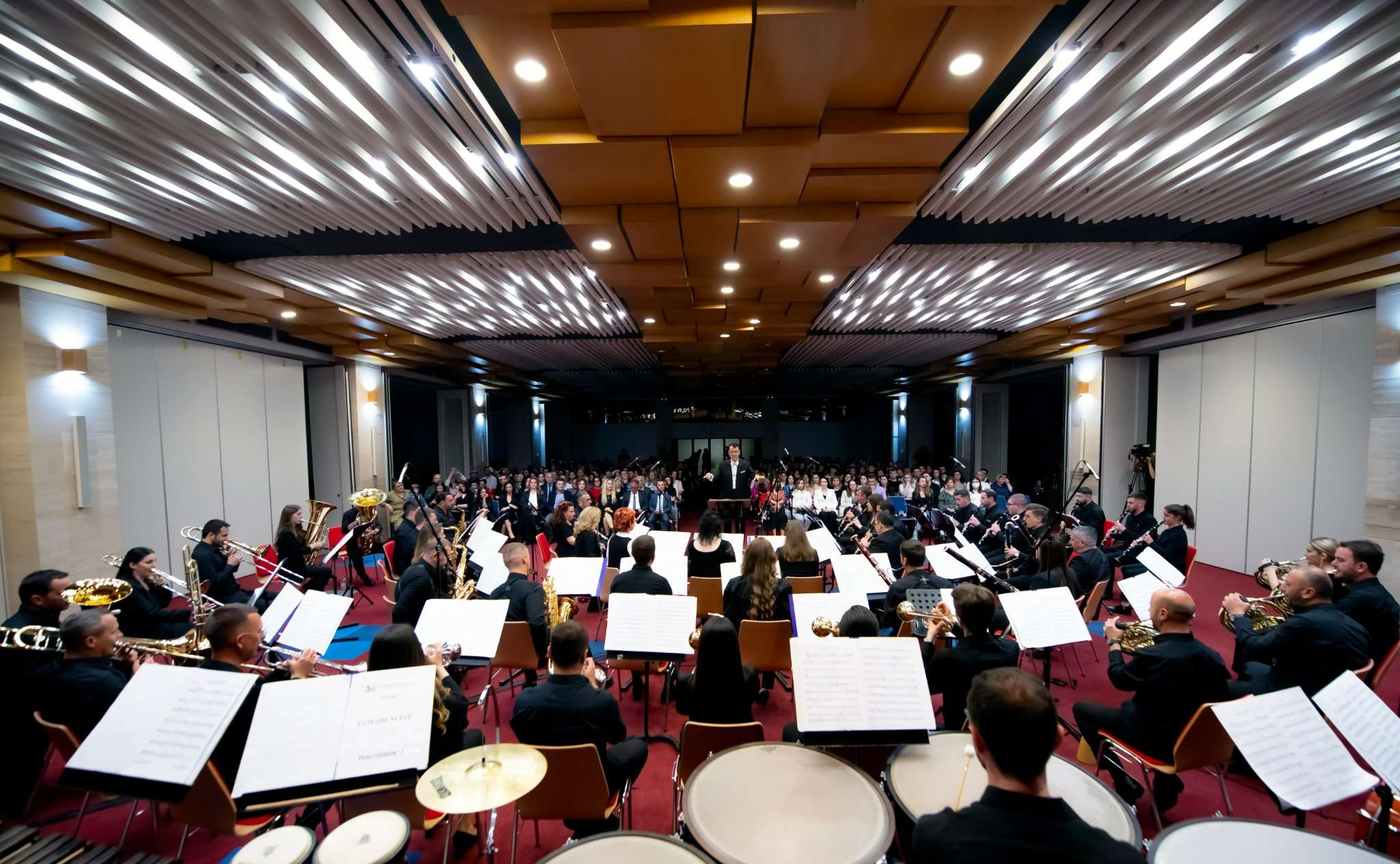 Dialogu atraktiv me publikun. 12 maj, koncert