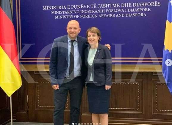 Përfaqësuesi Special i Gjermanisë për Ballkanin Perëmdor, Manuel Sarrazin, në Prishtinë me ministren e Jashtme të Kosovës, Donika Gërvalla