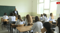 Dy shkolla në Gjilan, tash e 9 vjet punojnë me orar të shkurtuar