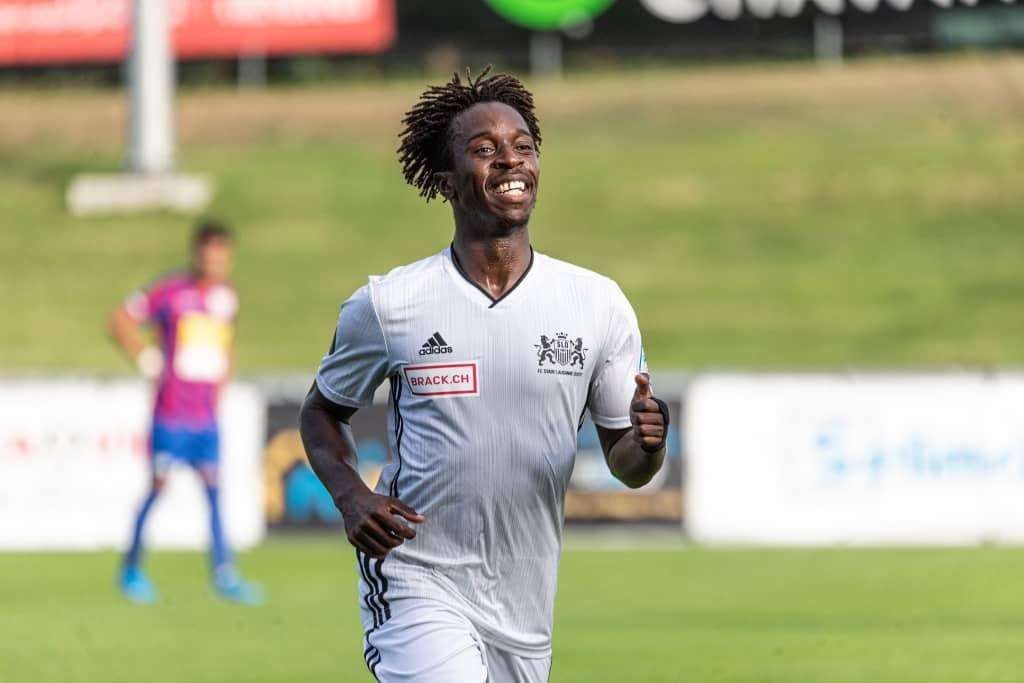 Grushtoi futbollistin shqiptar, lojtari nga Kameruni dënohet me gjashtë ndeshje moslojë