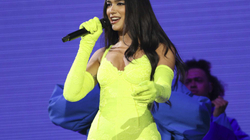 Dua Lipa triumfoi në dy kategori të ceremonisë “Billboard Music Awards”