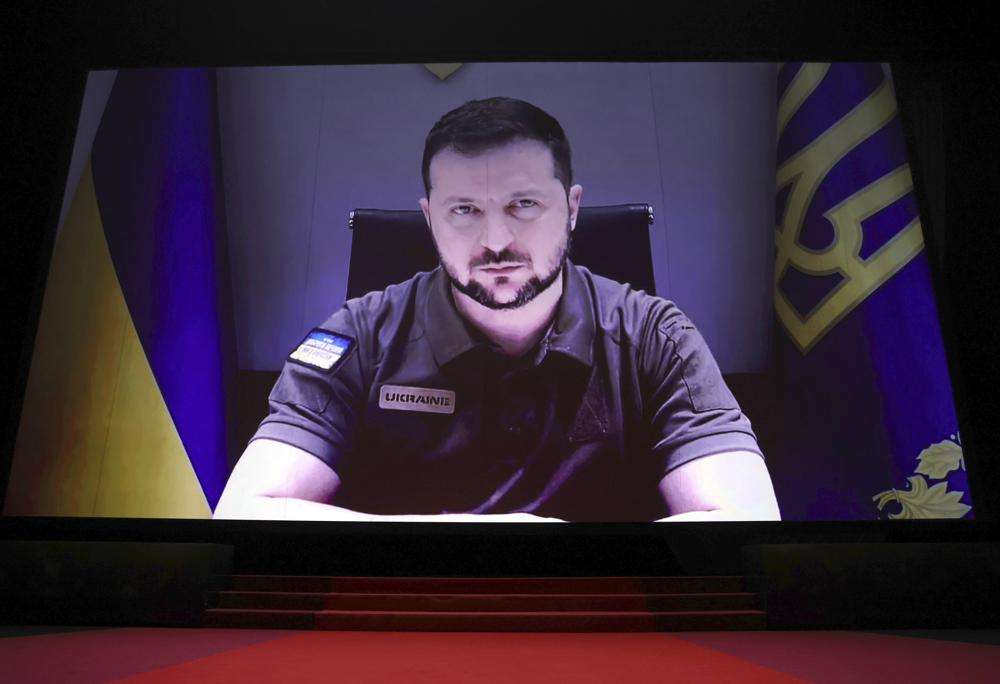 Zelensky “arrin” edhe në Festivalin e Cannes