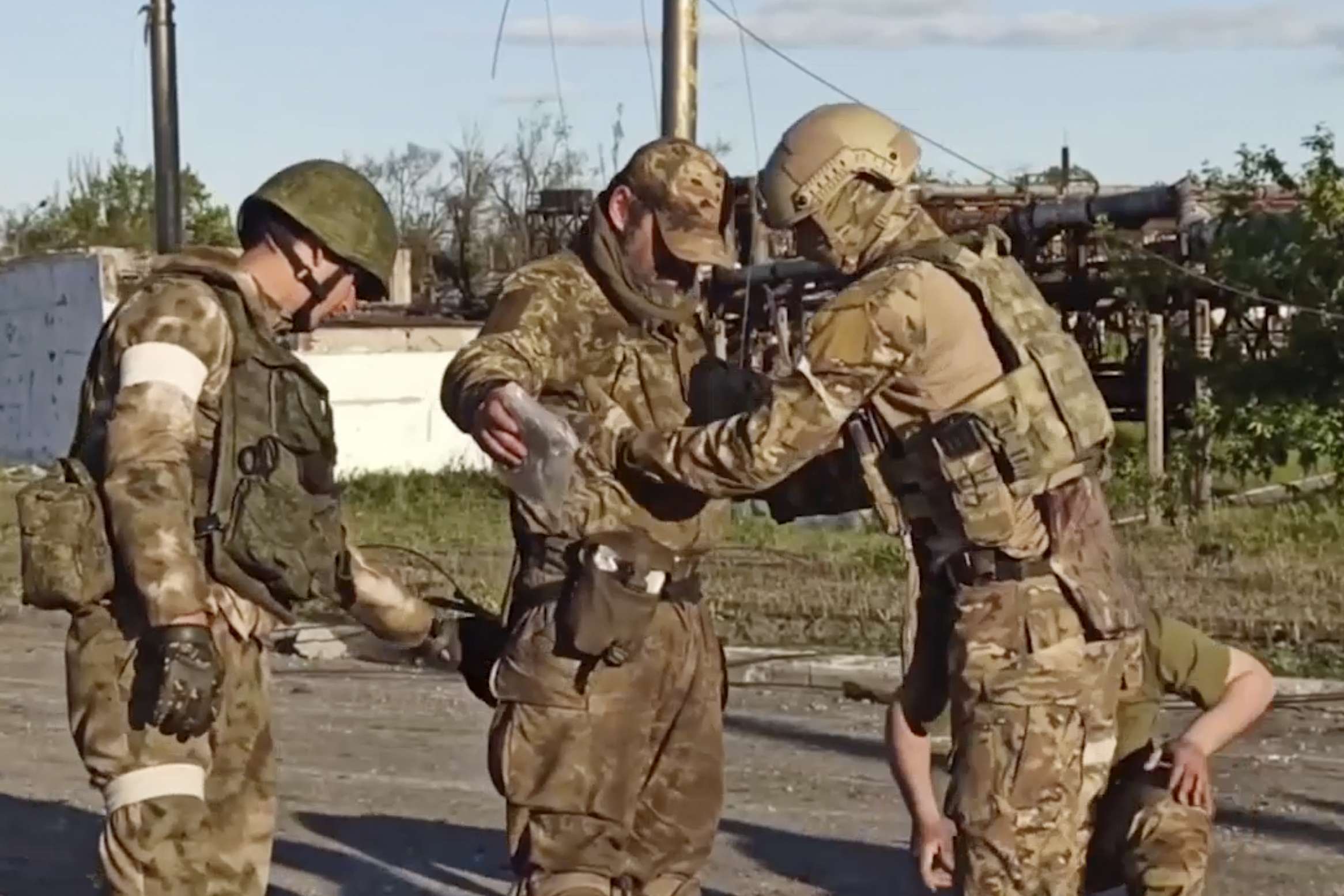 Ushtaret ukrainas ne Azovstal