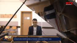 Struktura komplekse e pianos dhe akordimi i saj