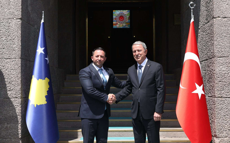 Ministri i Mbrojtjes, Armend Mehaj me homologun turk, Hulusi Akar, maj 2022