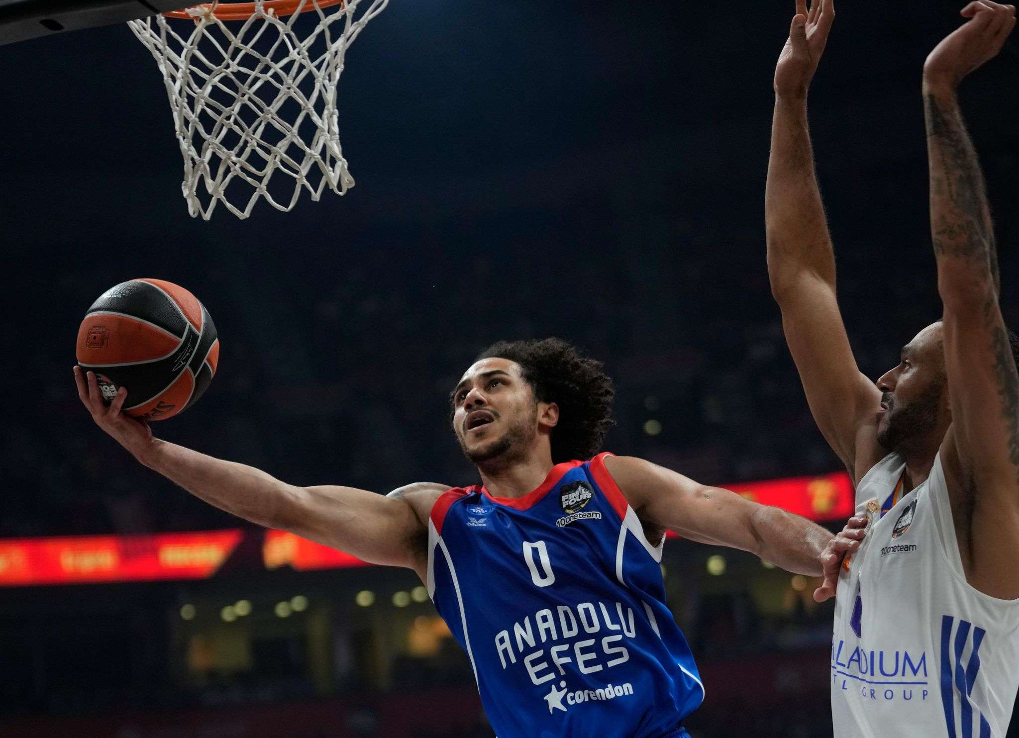 Anadolu Efes fiton për herë të dytë rresht Euroleaguen