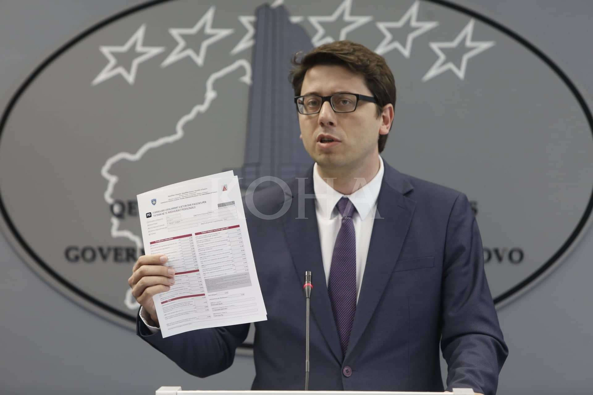 Ministri i Financave, Hekuran Murati në konferencë për medie, maj 2022