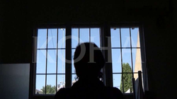 Arrestohet shtetasi i Shqipërisë që dhunoi dhe la shtatzënë kosovaren e mitur