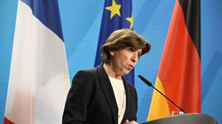 Franca i kërkon BE-së sanksione ndaj naftës ruse