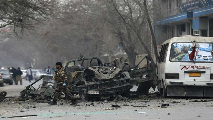 Ka shkuar në 14 numri i të vrarëve në Afganistan, si pasojë e shpërthimeve që kanë ndodhur gjatë së mërkurës në një xhami në Kabul dhe në disa automjete në qytetin verior Mazar-i-Sharif.