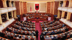 PD-ja dërgon në Parlament rezolutën për dënimin e masakrës dhe gjenocidit serb në Kosovë