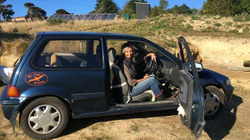Gruaja nga Zelanda e Re krijon veturën e saj elektrike