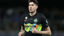 Chelsea i bashkohet garës për Bastonin