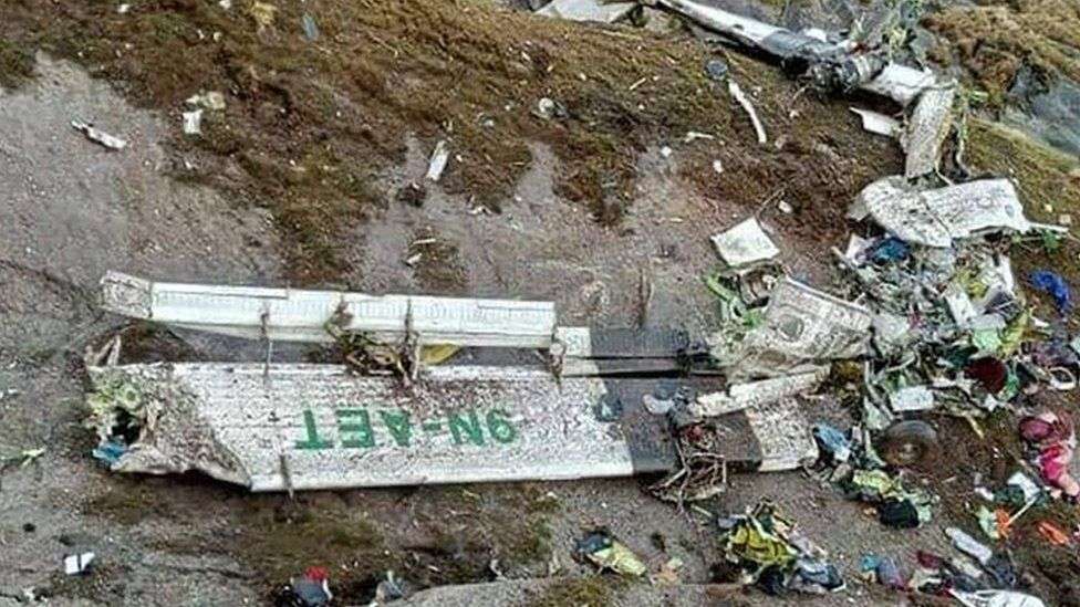 Konfirmohet vdekja e 14 personave nga rrëzimi i aeroplanit në Nepal