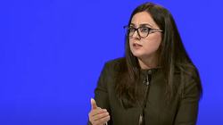 Lushaku-Sadriu për targat: Nuk mund të jetë vendim i duhur nëse nuk binden aleatët