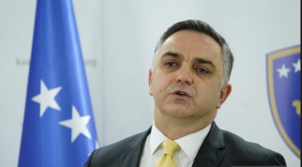 AAK-ja kritikon Projektligjin për zyrtarët publikë: Qeveria Kurti përmes tij synon kapjen e shtetit