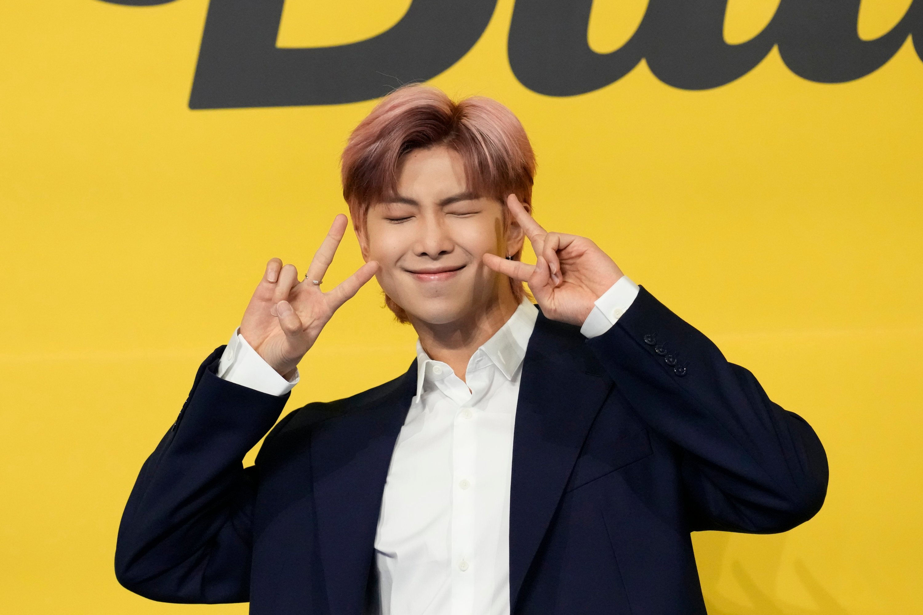 RM nga grupi “BTS”, gati për ta lansuar albumin e parë solo