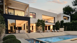Kylie Jenner dhe Travis Scott po shesin një vilë në Beverly Hills, kushton mbi 20 milionë dollarë