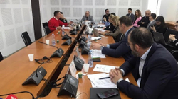 Opozita kritikon projektligjin për vendosjen e çmimeve tavan