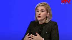 Kusari-Lila: Vuçiqi është mbështetur për muri, po ballafaqohet me Kurtin