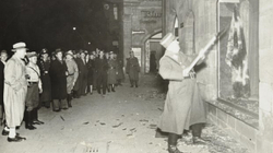 Publikohen fotografi të papublikuara më parë të mizorive të nazistëve