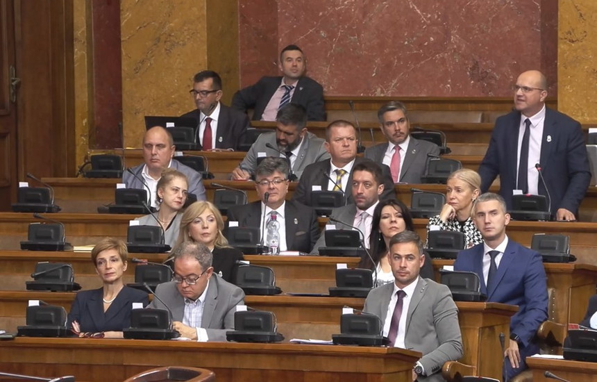 Kuvendi i Serbise - debati per Zvonko Veselinoviqin e Milan Radoiçiqn