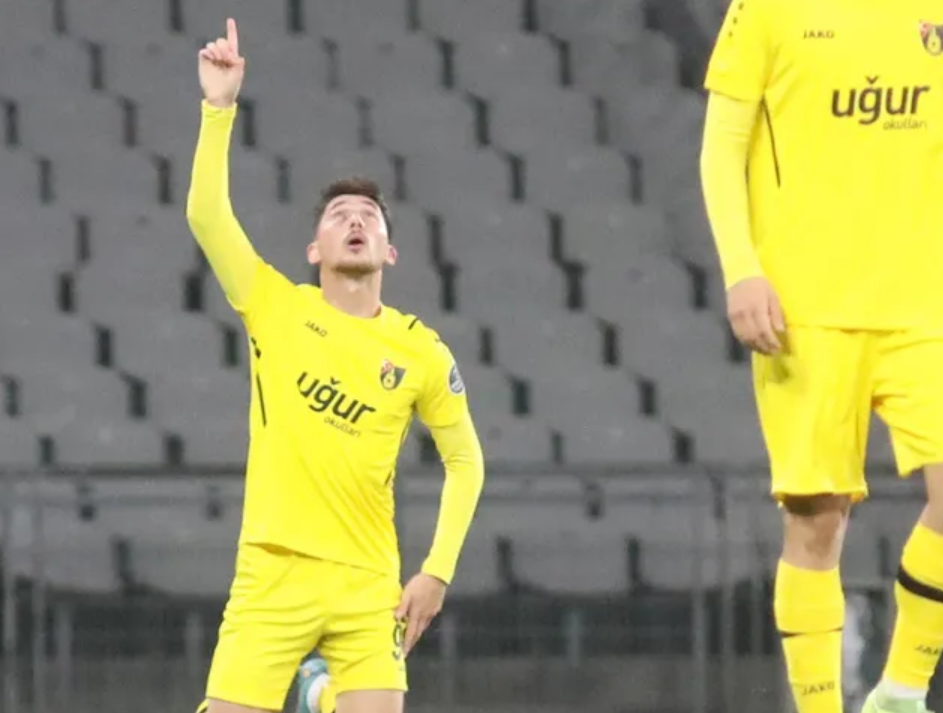Topalli e Rroca shënojnë për Kupë, Istanbulspori avancon tutje