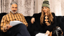 Rita Ora mbërrin në Dusseldorf me bashkëshortin për “MTV EMA 2022”
