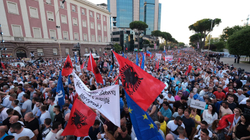 Opozita proteston sot në Tiranë