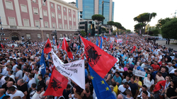 Opozita proteston sot në Tiranë