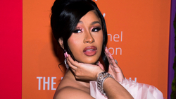 Cardi B me dedikim prekës për reperin e ndjerë Takeoff