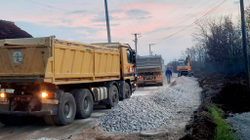 Banorët e Zllatarit në Ferizaj, lirojnë pronat e tyre për zgjerim dhe asfaltim të rrugës