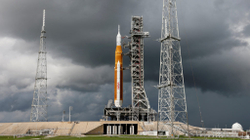 NASA lëshon me sukses në hapësirë raketën Artemis