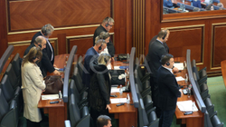 Lista Serbe për betimin e deputetëve të rinj: Penguam planin e Kurtit për ndryshim të Kushtetutës