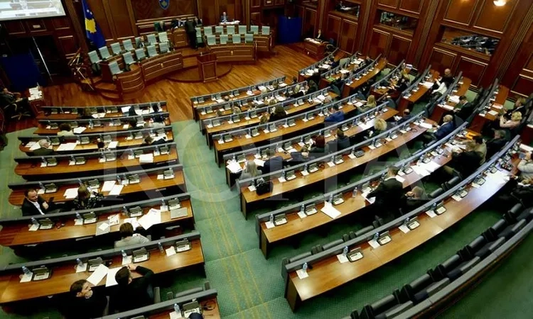 Projektligji për zyrtarët publikë përplas pushtetin me opozitën