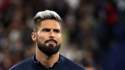 Giroud nis bisedimet për rinovimin e kontratës me Milanin