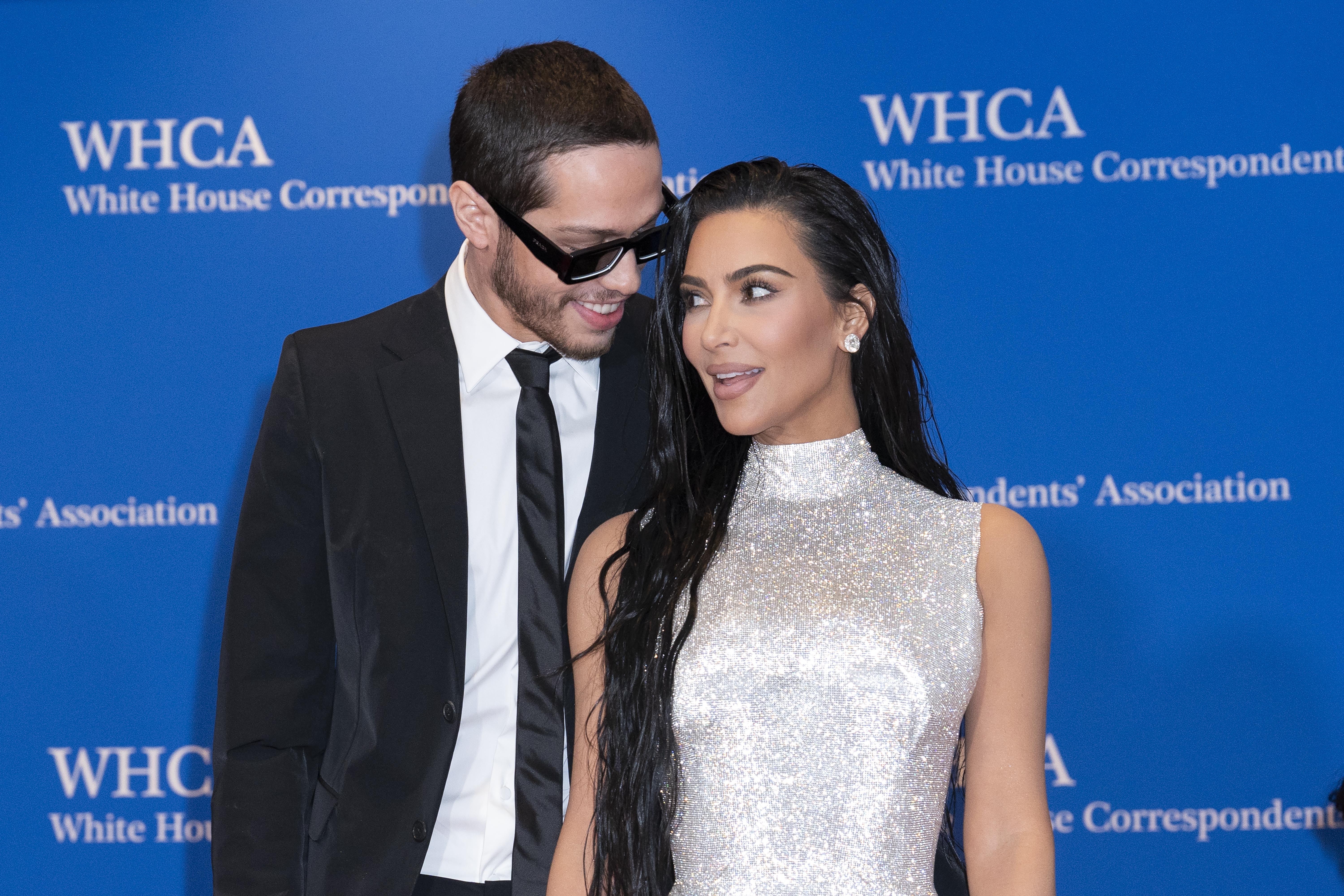 Kim Kardashian nuk shqetësohet për lidhjen e re të Pete Davidsonit