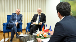 Ambasadori francez: Liberalizimi i vizave falë masave të marra nga Qeveria e Kosovës
