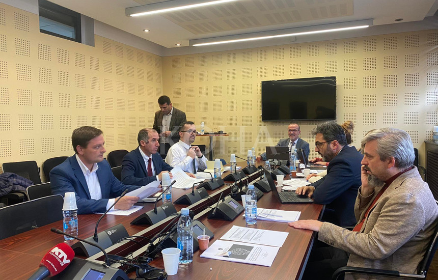 Rektori i UP- Qerimi Qerimi - sekretari i UP- Besfort Krasniqi ne Komision per Arsim