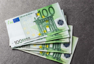 100 euro