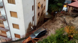 Dyshohet për disa viktima nga rrëshqitjet e dheut në Itali
