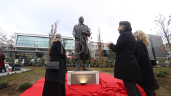 Përurohet shtatorja e Anton Çettës