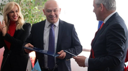 Gjakova e Saranda nga sot qytete të binjakëzuara edhe zyrtarisht