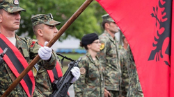 NATO dhe KFOR-i i urojnë Shqipërisë 110 vjetorin e Pavarësisë