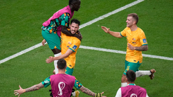 Australia befason Danimarkën, kualifikohet në fazën nokaut