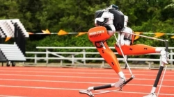 Një robot vendos rekord në vrapimin 100 metra