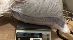 Konfiskohen mbi tre kilogramë marihuanë në pikë kalimin kufitar Qafë të Prushit
