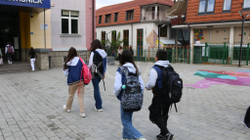 Pas një muaji grevë, të hënën nisi viti i ri shkollor