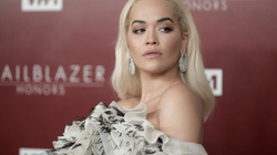 Rita Ora paralajmëron albumin e ri për muajin janar