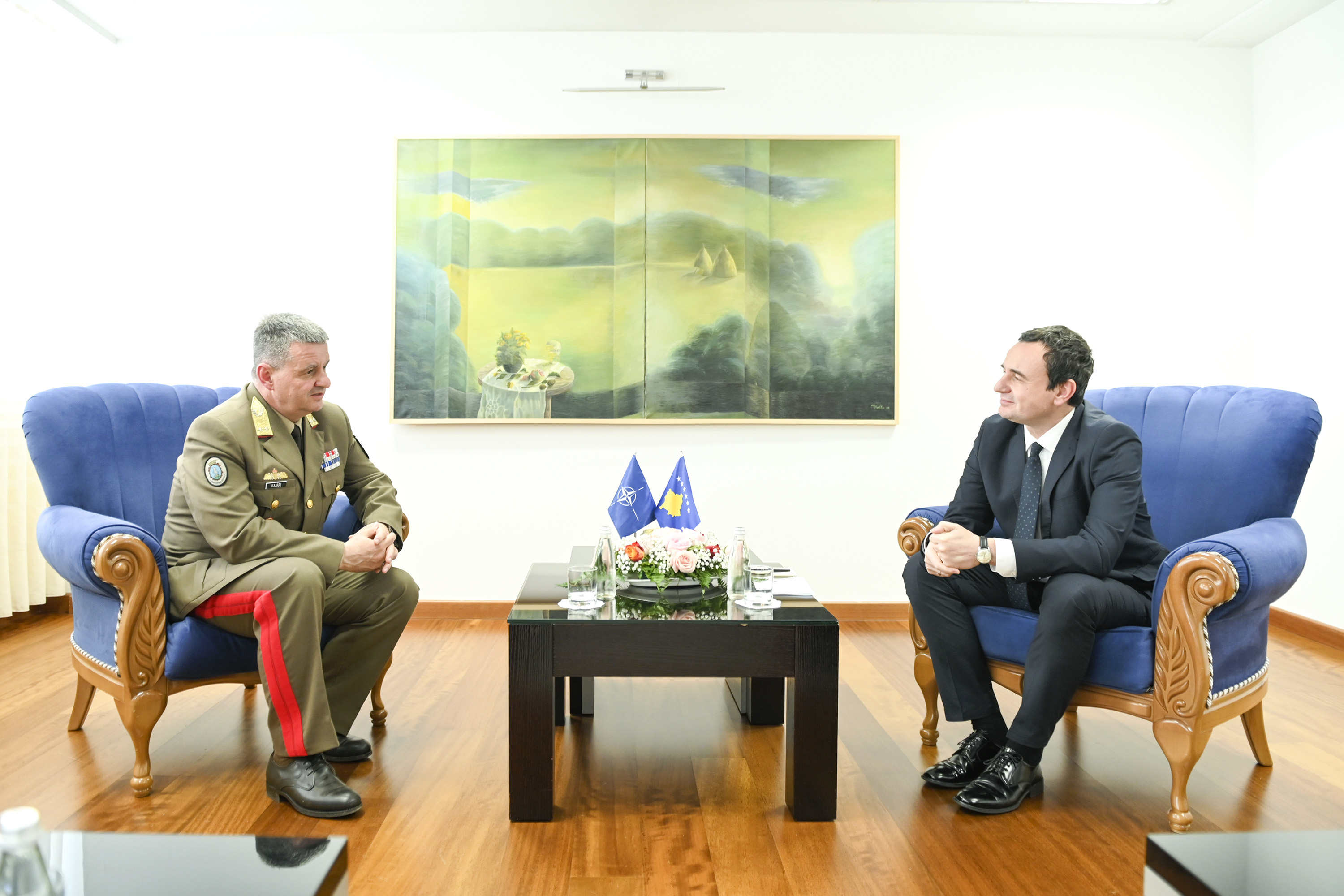 Kurti falënderon komandantin e KFOR-it veçanërisht për uljen e tensioneve në veri